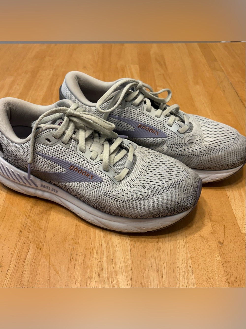 Brooks Ariel 24 GTS Women's Running Shoes Size 9